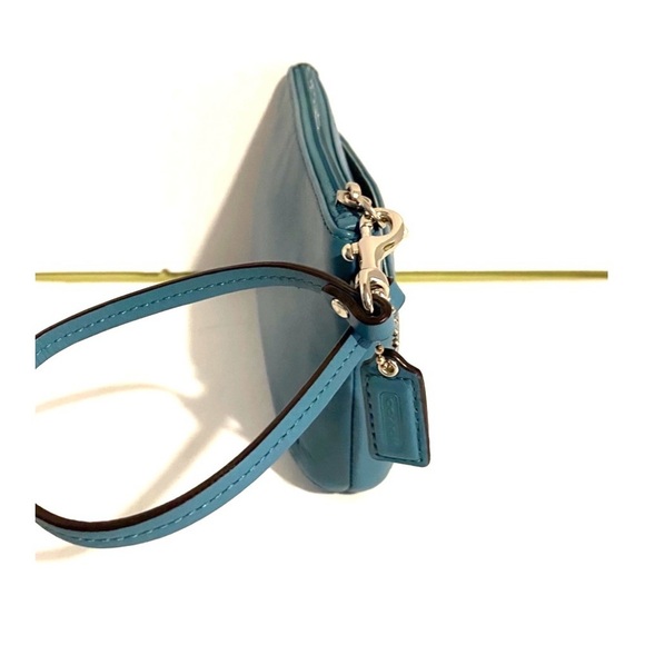 Coach vintage blue leather wristlet